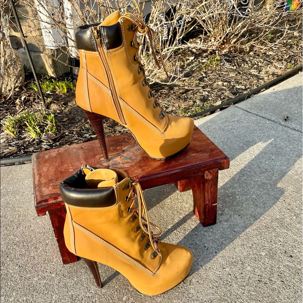 🔥MAKE OFFER🔥SEXY Zigi Soho Stiletto Booties🔥